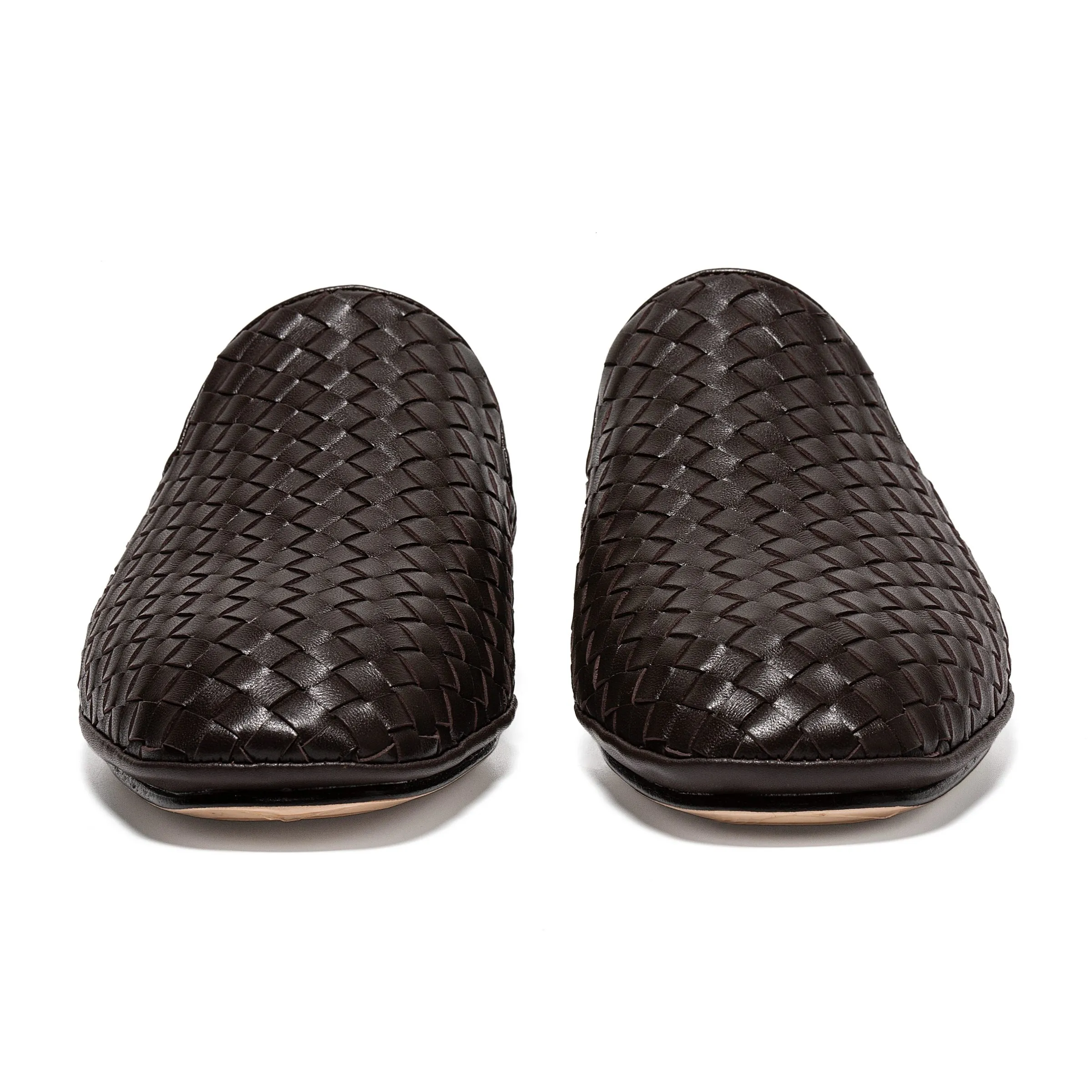 [BV] Top P: 720💰Size for couples: Female 35-39 Male 39--44 (Female 40. Male 38.45.46.47 customization is not returnable) [Note‼ ️] Add 💰 to size 46, add 💰 to size 47. Bottega Veneta's 2025 autumn counter synchronized genuine leather outsole classic woven half-drag couple model Bottega Veneta square toe flat shoes, imported mixed sheepskin, imported sheep! Leather outsole! [Rose][Rose]! Purely hand-woven and operated, the original board is reproduced one-to-one! quality assurance!